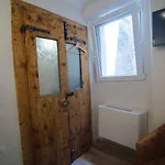 Traditional House ホステル *