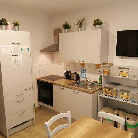 Hostal Traditional House Piran