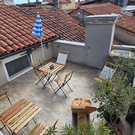 Traditional House * 皮兰