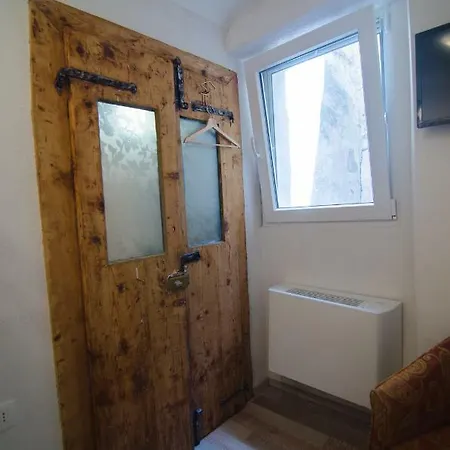 Traditional House Hostal *